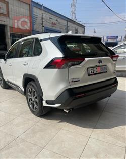 تۆیۆتا ڕاڤ 4